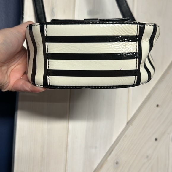 Kate Spade Chelsea Park Stripe Jade Crossbody Bag AS IS - Picture 8 of 13